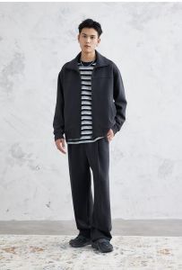 男深灰色卫裤怎么搭配上衣_百搭深灰卫裤，休闲商务潮流皆可穿