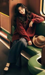 港式年轻女孩穿搭_简约高级，松弛自信穿搭