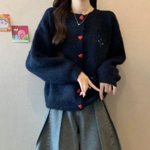 雪青色外套配什么颜色毛衣_清新沉稳高级，冬日时尚必备