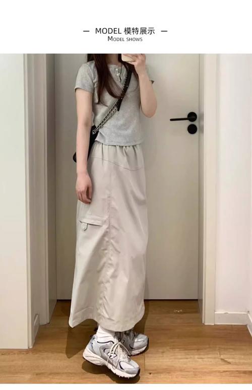 灰白色裙子配什么颜色腰带_灰裙配腰带显气质，多色可选！