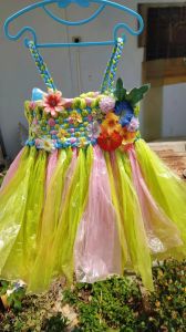 塑料袋做裙子款式_塑料袋变时尚裙，环保DIY创意好点子