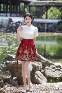 明制马面裙搭配什么上衣_马面裙百搭时尚，穿出古典韵味！