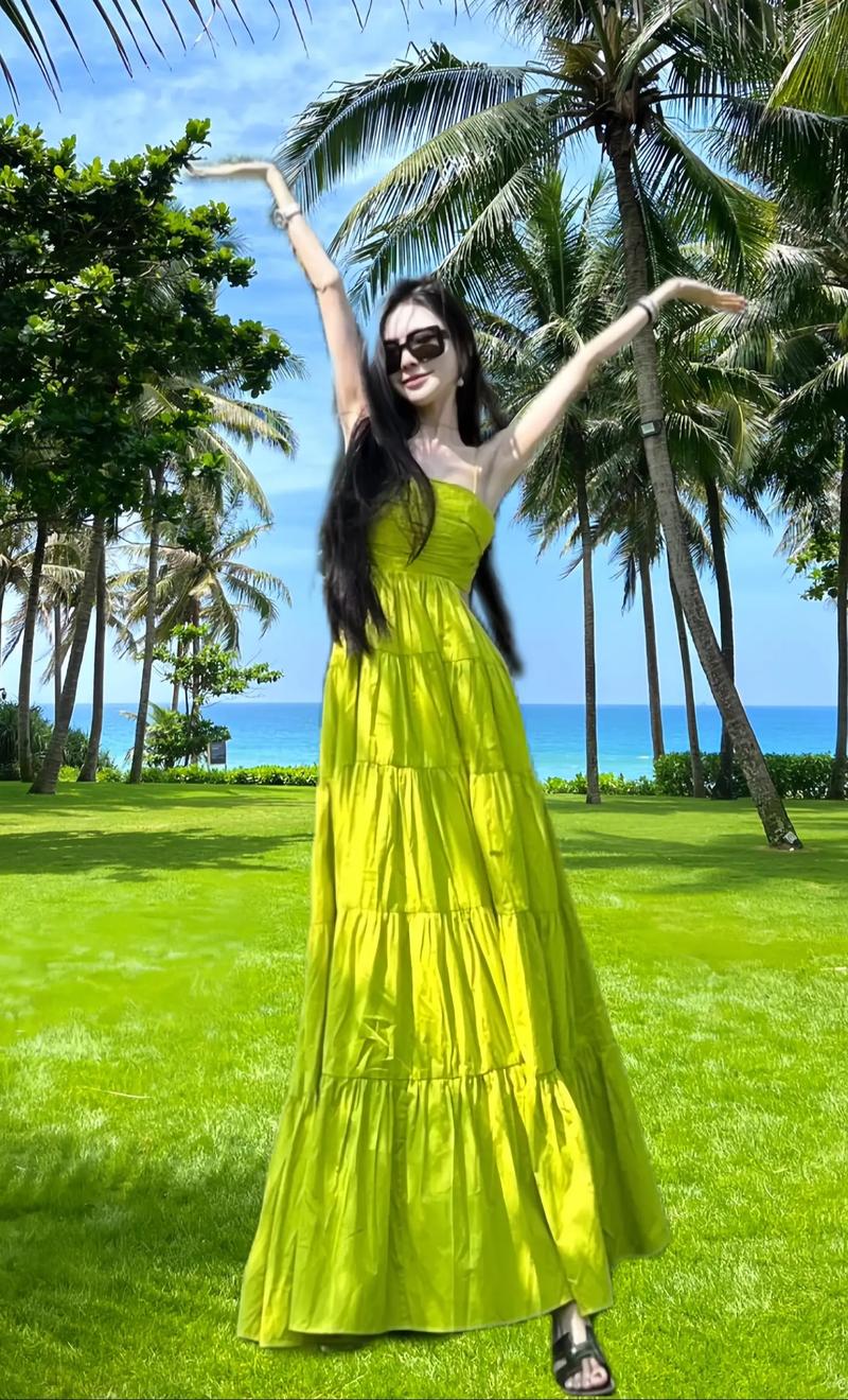 港影穿着绿色裙子的女人_从陈松伶到汤唯的时尚传奇