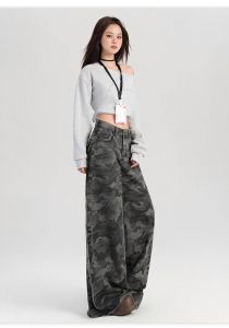 女迷彩裤搭配大全_迷彩裤回潮！秋冬时尚，显瘦百搭