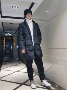 德训鞋怎么搭配衣服_百搭舒适德训鞋，时尚百搭，四季皆宜！