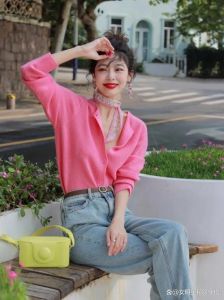 深粉色配什么颜色好看_深粉色多风格巧搭配显魅力