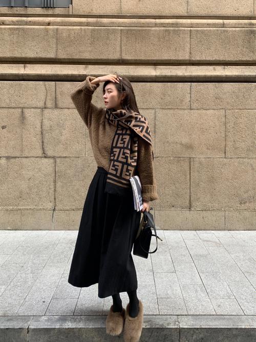 伞裙搭配什么外套 秋冬_通勤气质，显瘦显高，秋冬必备