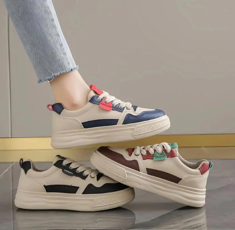 平板鞋配什么裤子_牛仔裤配平底鞋，舒适百搭！