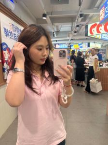 樱花粉适合多大年龄穿_樱花粉不挑年龄，穿出优雅高级感