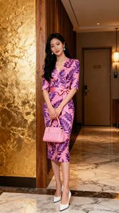 紫粉色裙子搭配什么鞋子_白黑金配，显气质！