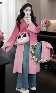 长粉色外搭如何搭配_脏粉显高级，粉色穿搭不挑人