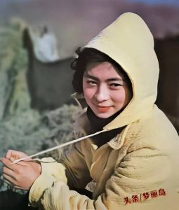 八十年代女性穿搭_裙边效应与复古精致穿搭