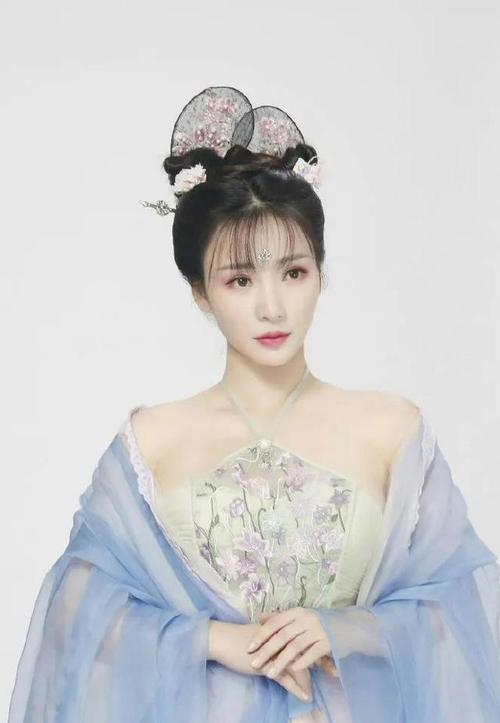 古装剧里露肩的款式叫什么_古风时尚演变 古装剧里露肩的款式叫什么_古风时尚演变