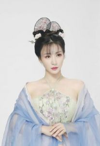 古装剧里露肩的款式叫什么_古风时尚演变