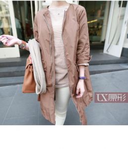 燕尾拉链风衣怎么搭配女_燕尾拉链风衣 秋季百搭时尚