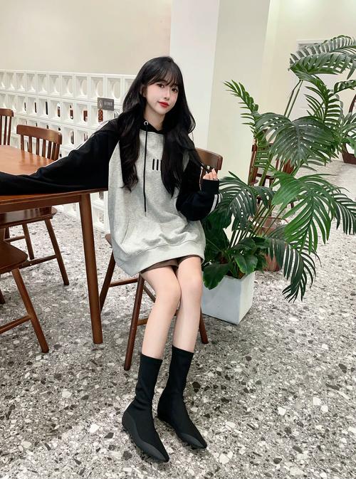 穿靴子的话应该搭配什么袜子_靴子袜怎么穿？搭配技巧与建议