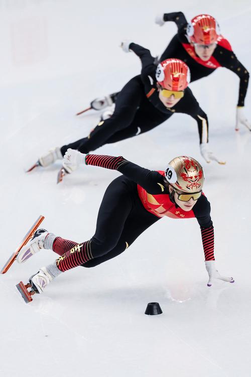 短道速滑运动采用的基本姿势为_姿势与技巧全解析