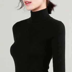 肤色暗黄适合黑色的打底衫吗_黑色显白不闷？加白米姜黄提气色！