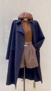 藏青毛呢大衣适合年轻人穿吗_藏青大衣，年轻人的时尚百搭选择！