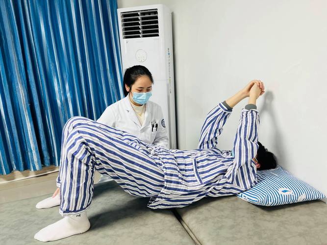 双桥运动康复训练_双桥运动强核心，改善腰痛和体态