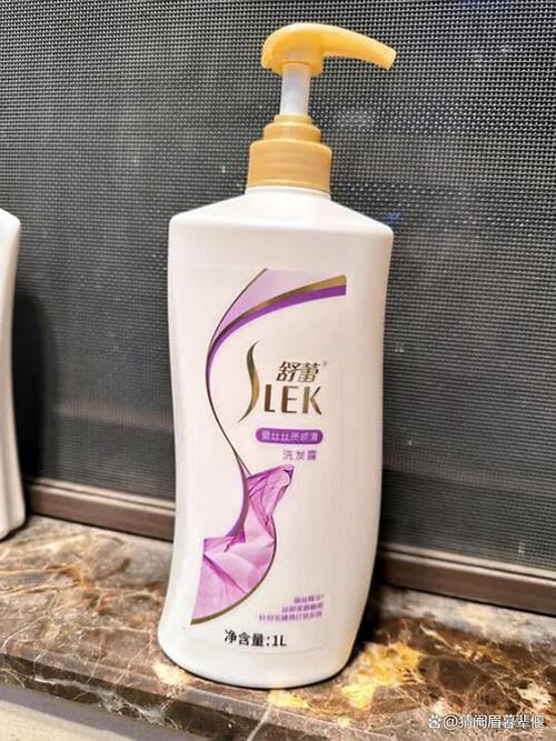 仅去油的老式洗头膏养不养头发_控油洗发水能改善油性脱发，但别乱用！