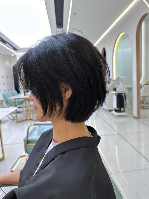 后天适不适合剪头发_传统文化讲吉日剪发，现代结合喜好选时间