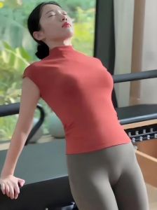 住嘴瑜伽裤适合哪些瑜伽练习_贴身舒适防滑，高弹无束缚，挑战更稳！