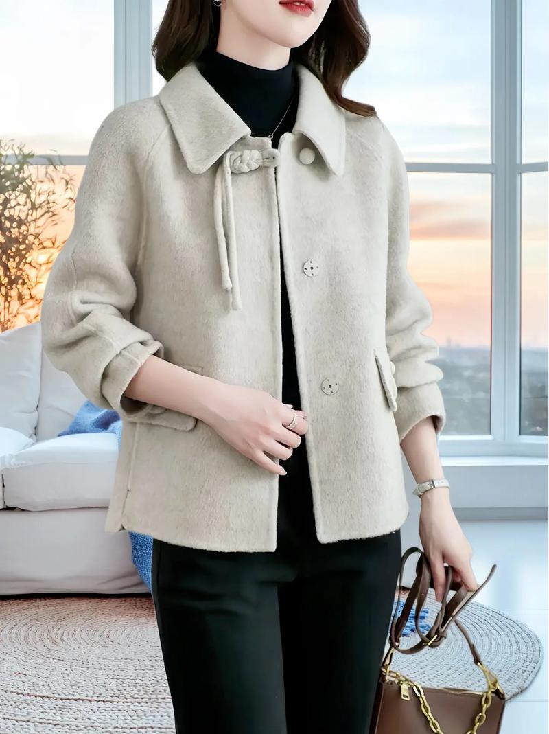 短款x型大衣适合什么身材_短款X型大衣，保暖塑形显高挑