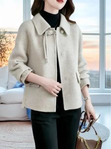 短款x型大衣适合什么身材_短款X型大衣，保暖塑形显高挑