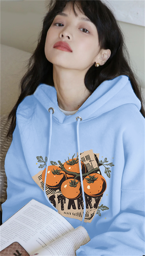 奶蓝色卫衣适合50岁女人穿吗_奶蓝卫衣显白气质