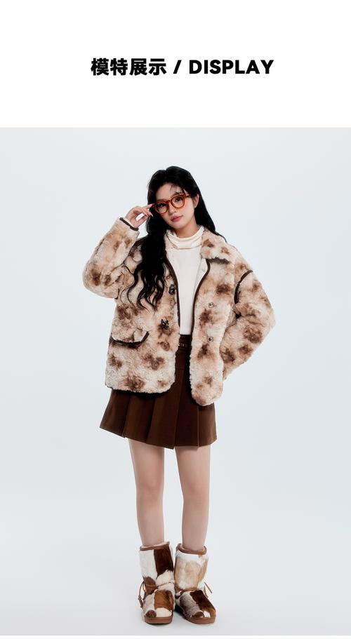 梭织短外套适合几月份_春秋百搭梭织外套，防风保暖显身材！