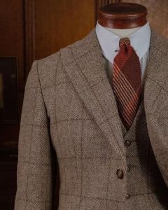 老式西服适合什么样人穿_商务稳重 休闲现代 复古简约选适合