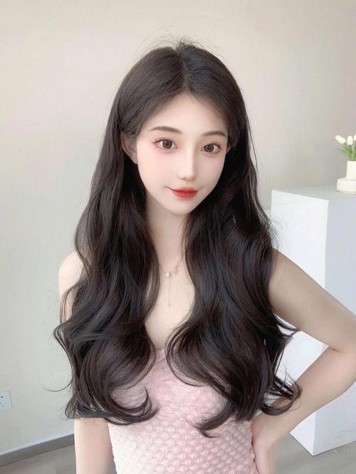 5cm头发能烫出什么样子_男士小卷短刘海时尚自然 慵懒感