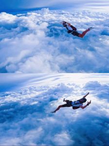 跳伞落地正确姿势_跳伞姿势要领，安全落地捡枪先