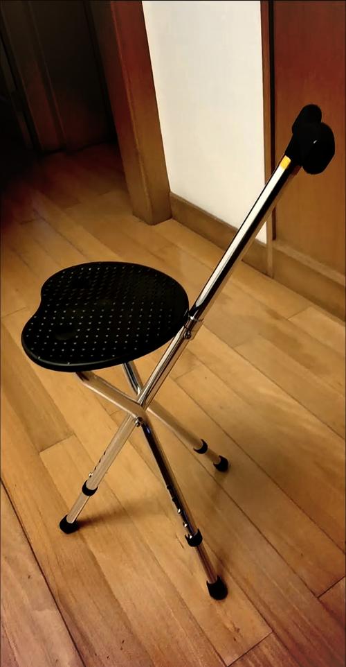 坐下来压的凳子是什么器械_多功能卧推凳,一机练全身,居家健身好帮手! 坐下来压的凳子是什么器械_多功能卧推凳,一机练全身,居家健身好帮手!