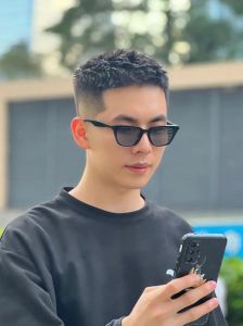 胖脸适合的男士短发_显脸小又帅