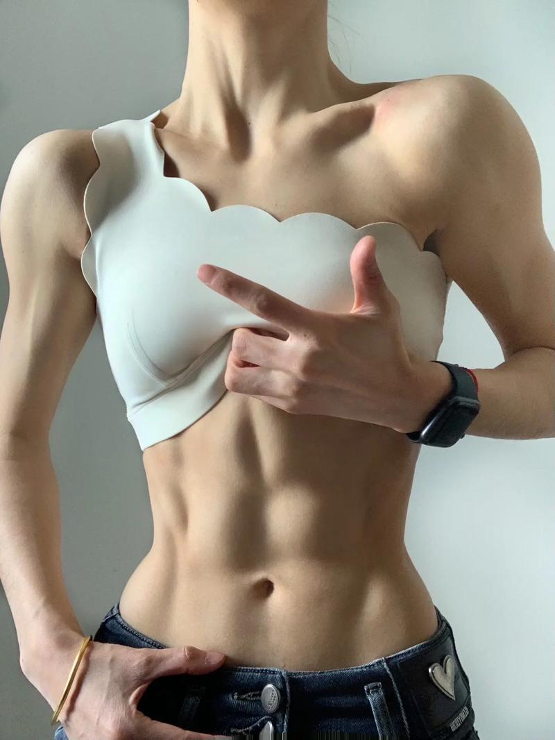 盘点5大最美健身腹肌_戈登韦德克拉克森乌利塞斯阿里谁最强？