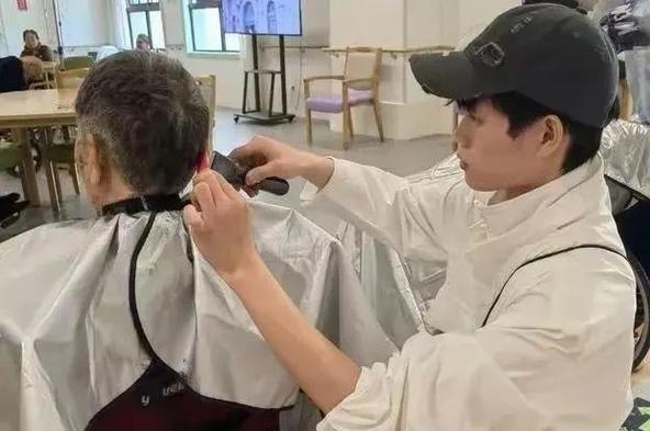 过完元宵节能剪头发吗_元宵后剪发完全可以，不必拘泥旧俗