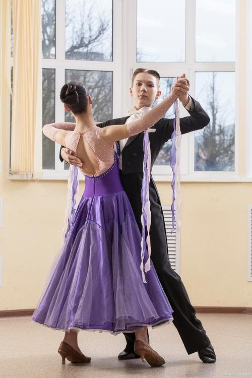 交谊舞拉花全部动作_手转缸平，精准对称，收尾技巧