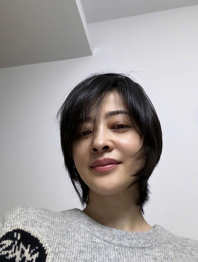 梅婷的短发发型_时尚自信，优雅飒爽！