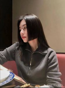 齐眉内弧形刘海_百搭气质修饰