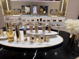 玩奢化妆品怎么样_天然温和，持久服帖，油皮干皮都友好