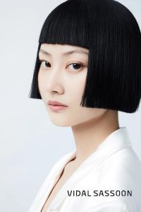 齐眉碎刘海+侧蓬松短发_百搭精致，轻松打造松弛美