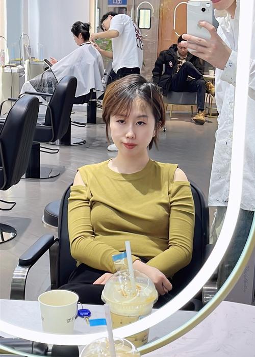 办公室给老婆剪短发_风格爱意与烦恼的小故事