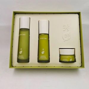 花丽姿化妆品怎么样_天然护肤，效果因人而异