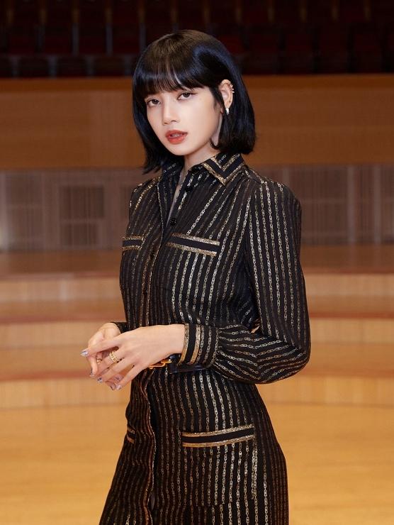 丽莎同款短发_成熟女性自信新风尚