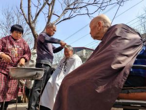 非要二月二龙抬头剪头发才好吗_二月初二剃龙头，祈福迎新，现代随心剪更自在！