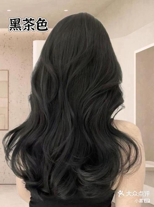 和黑色相近的头发颜色_深邃自然，适合暗肤色
