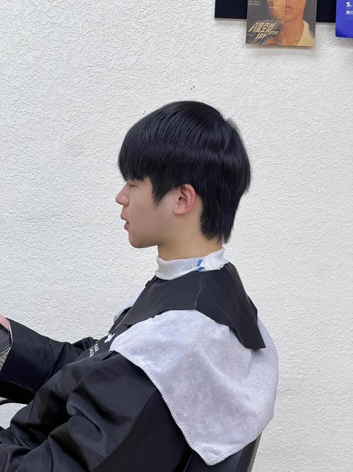 男友帮我剃齐耳短发_男友剃我短发我难受，觉得他控制欲强，决定分手