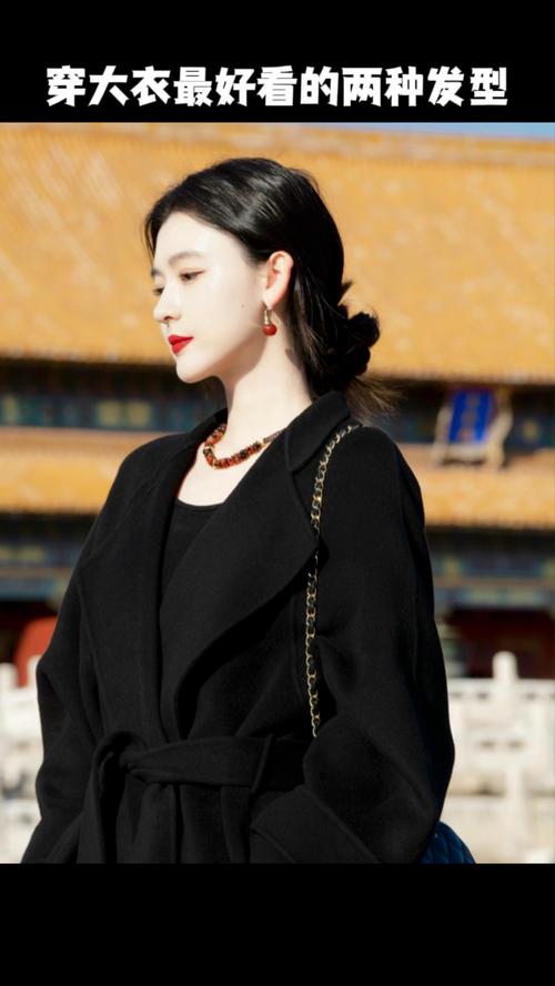 这套衣服配什么样的发型好看_发型与服饰搭配指南 这套衣服配什么样的发型好看_发型与服饰搭配指南